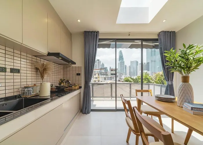 Apartment Roam Skylight, 2br, 2ba, 120 Sqm, 6pax, Near Bts Bangkok