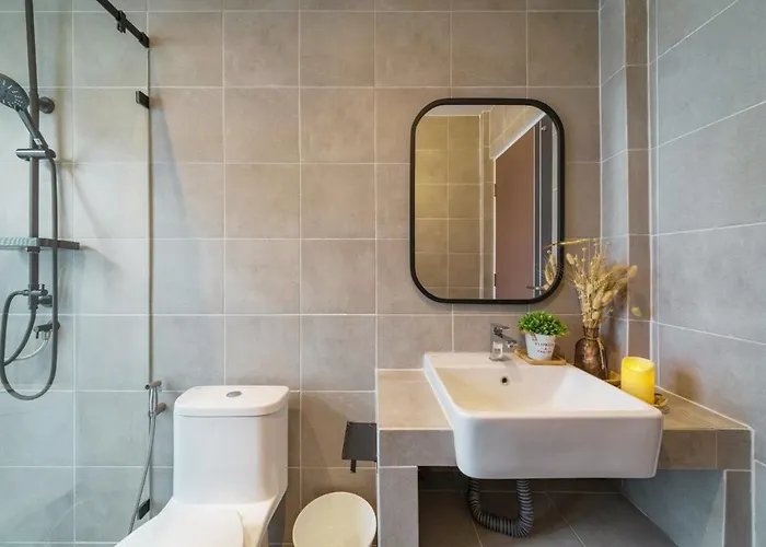 Apartment Roam Skylight, 2br, 2ba, 120 Sqm, 6pax, Near Bts Bangkok