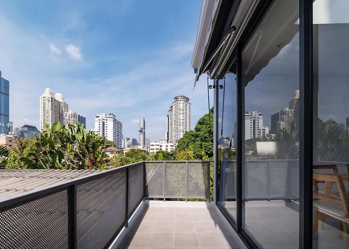 Apartment Roam Skylight, 2br, 2ba, 120 Sqm, 6pax, Near Bts *
